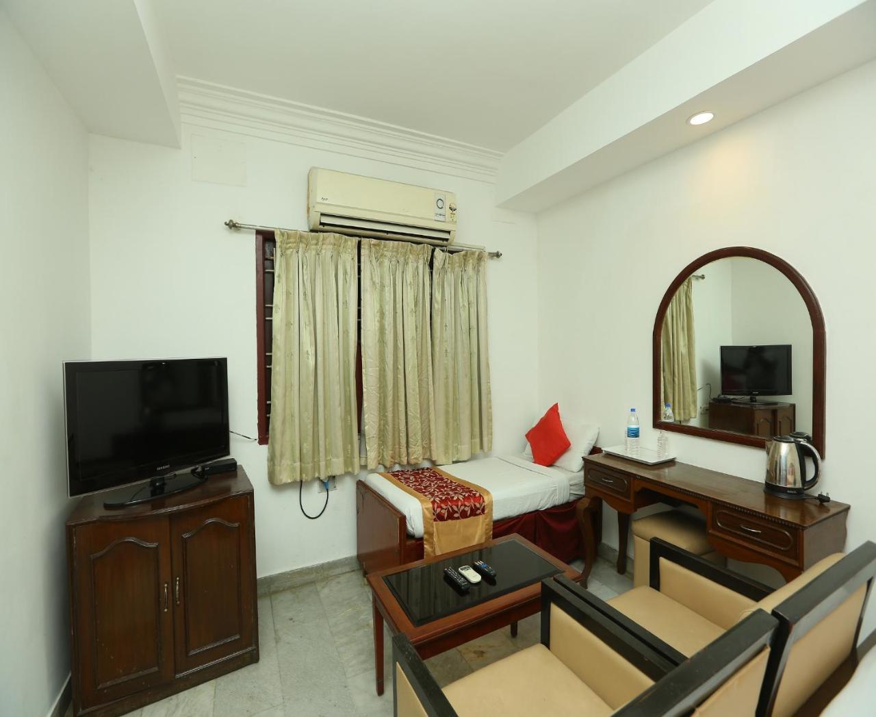 Bhimaas Temple Tree Hotel 3*